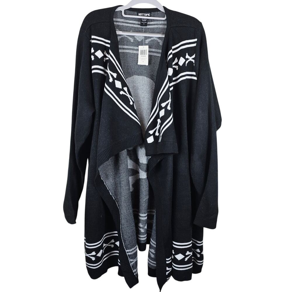 Hot Topic Skull Crossbones Open Front Tight Knit Women's Cardigan 4 - 4X NWT - Picture 2 of 4